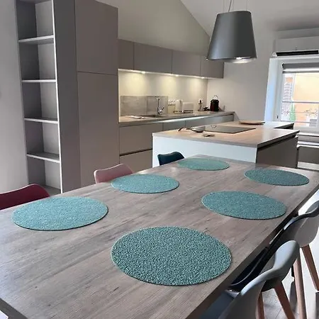 Apartment 7 Personnes